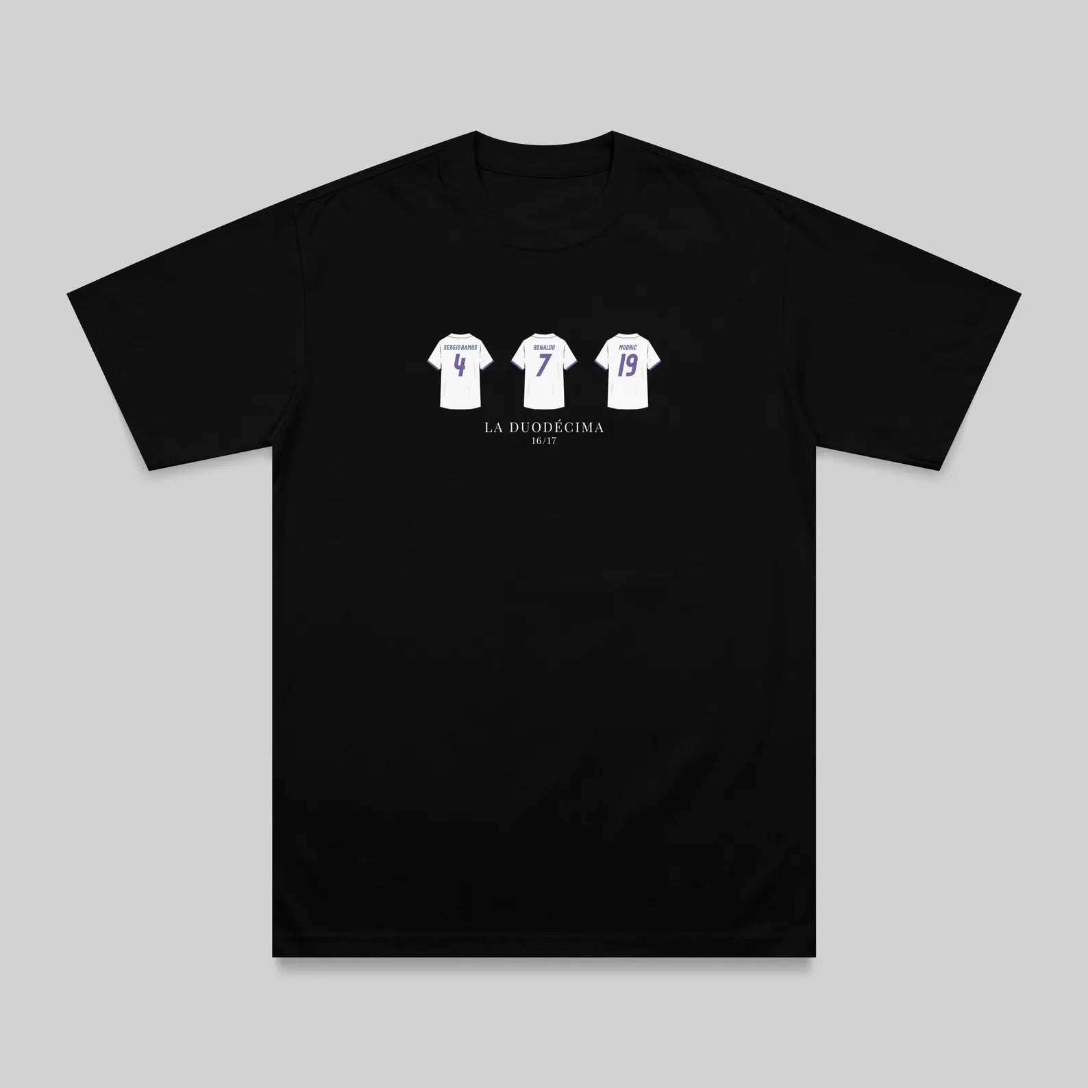 Real Madrid La Duodécima 16/17 embroidered t-shirt in black – flat lay